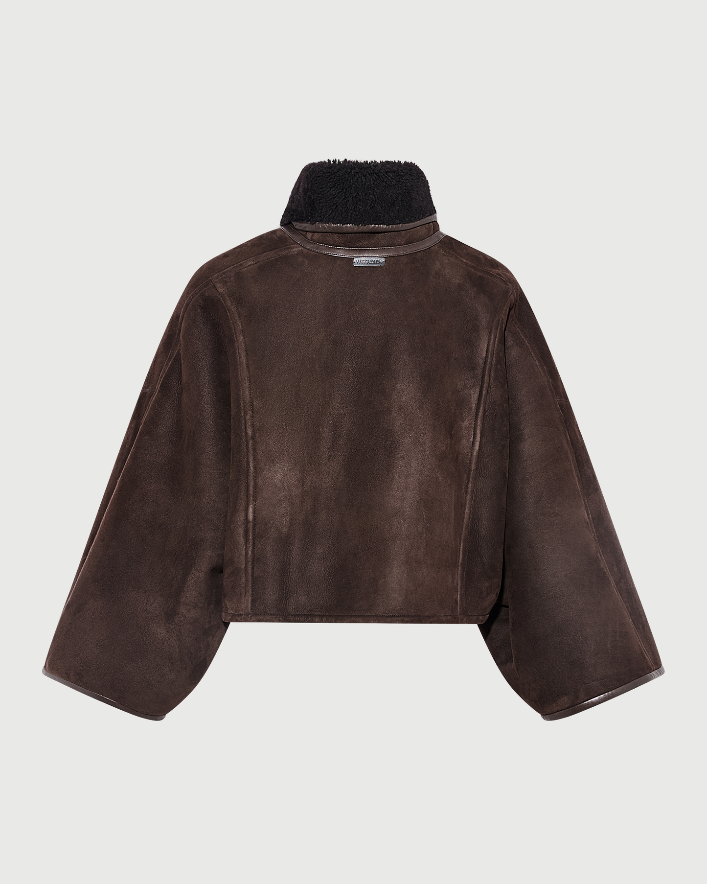 Cape courte en peau lainée d'agneau- Yves Salomon - Nouvelle collection Automne Hiver