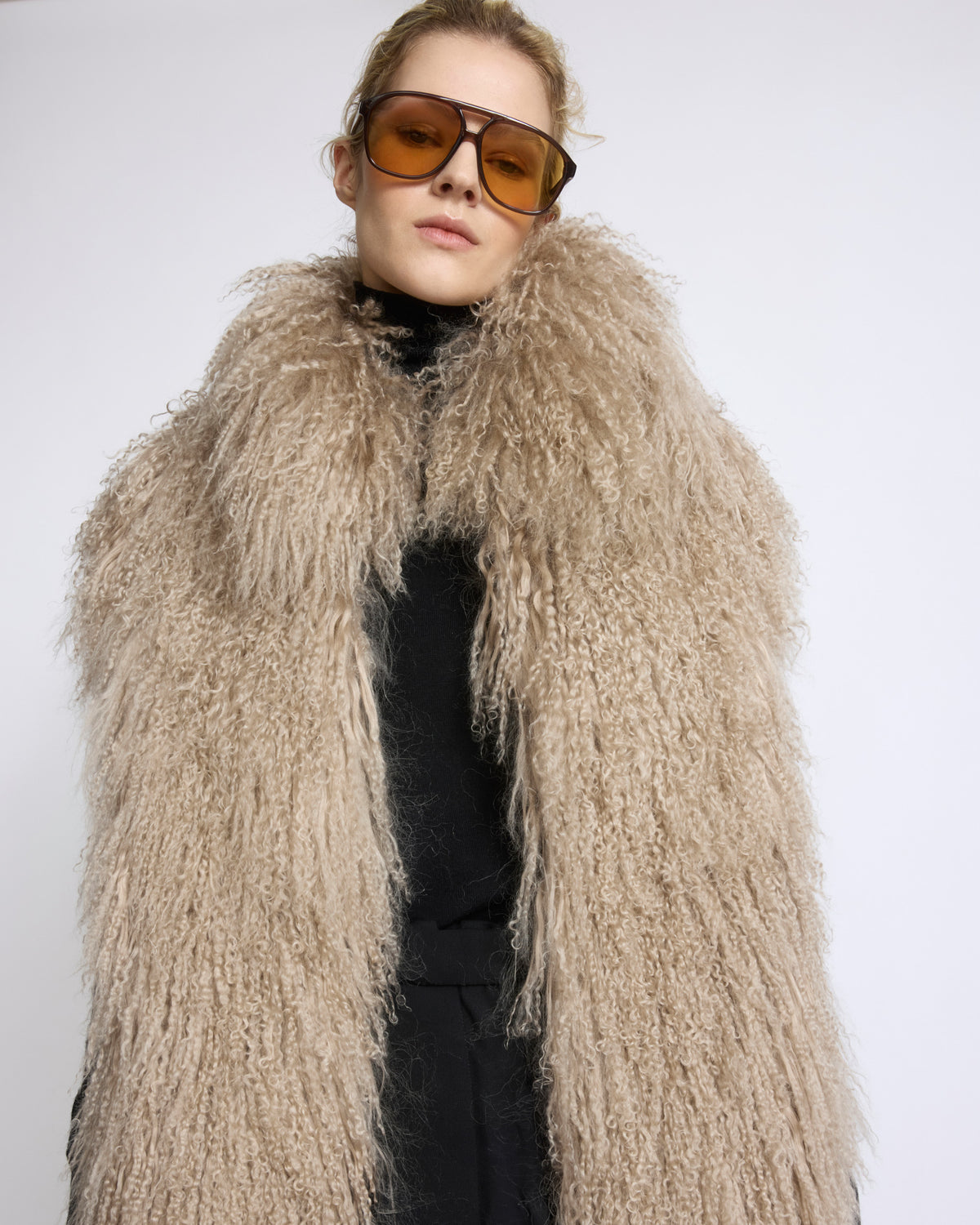 Gilet en maille Mérinos et agneau long poil frisé - Yves Salomon - Nouvelle collection Automne Hiver