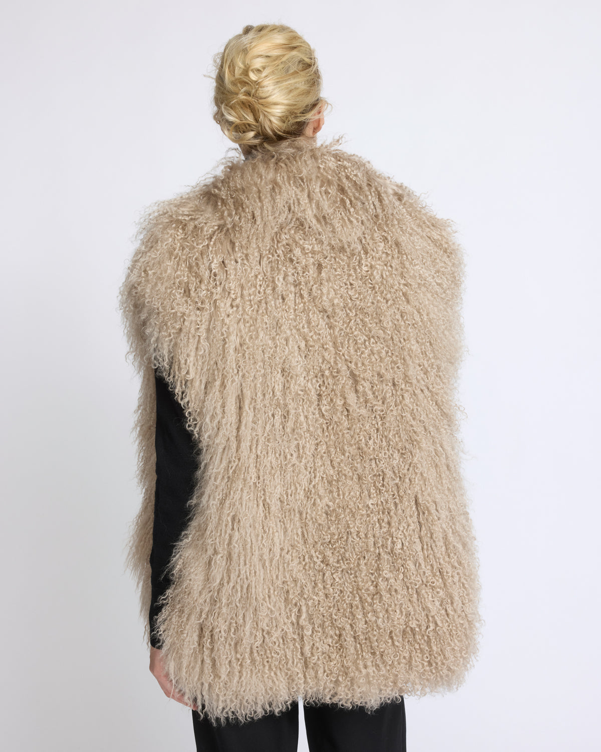 Gilet en maille Mérinos et agneau long poil frisé - Yves Salomon - Nouvelle collection Automne Hiver