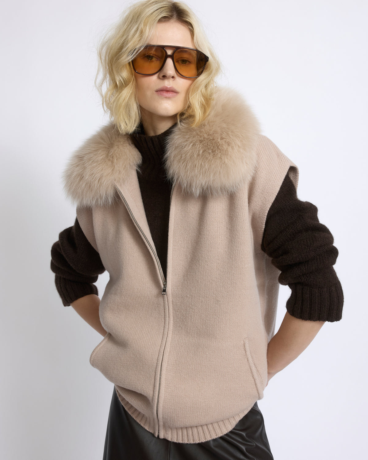 Veste en maille Mérinos et fourrure de renard - Yves Salomon - Nouvelle collection Automne Hiver