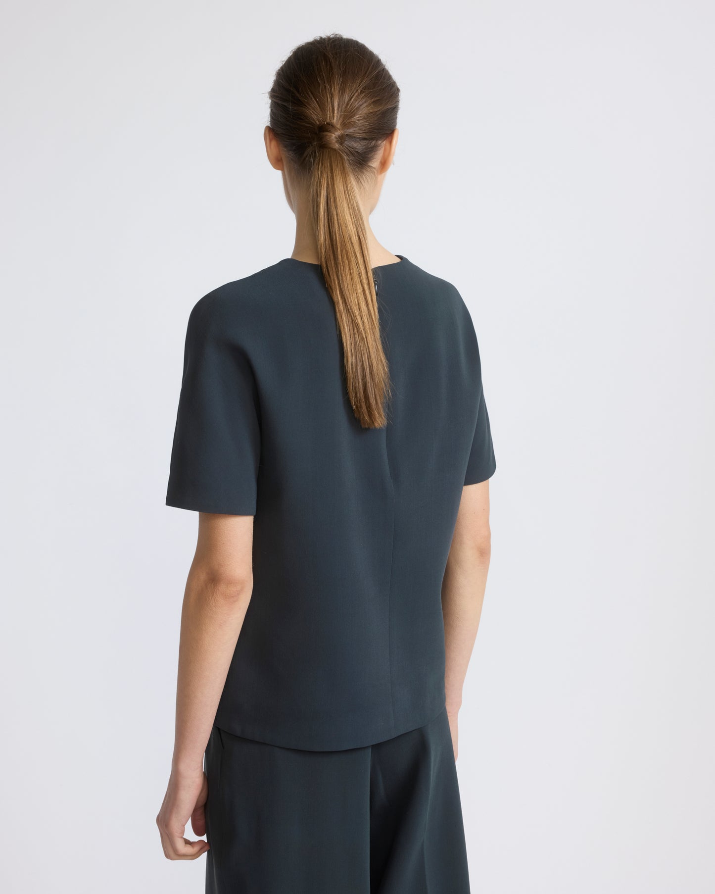 Silk crepe top with necklace