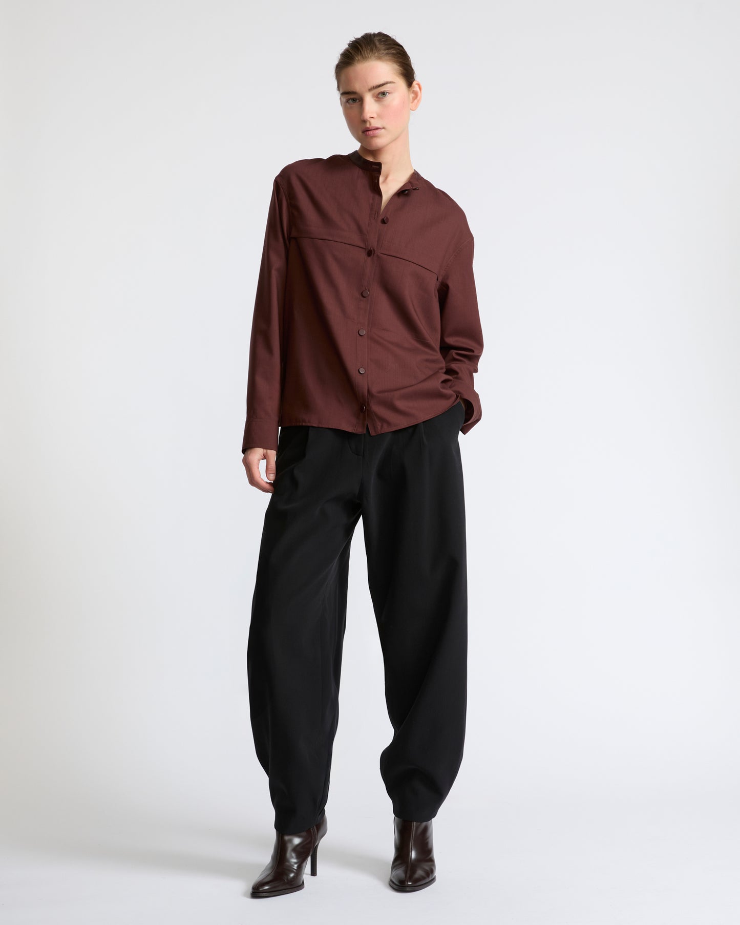 Chemise en voile de laine avec détails cuir- Yves Salomon - Nouvelle collection Automne Hiver