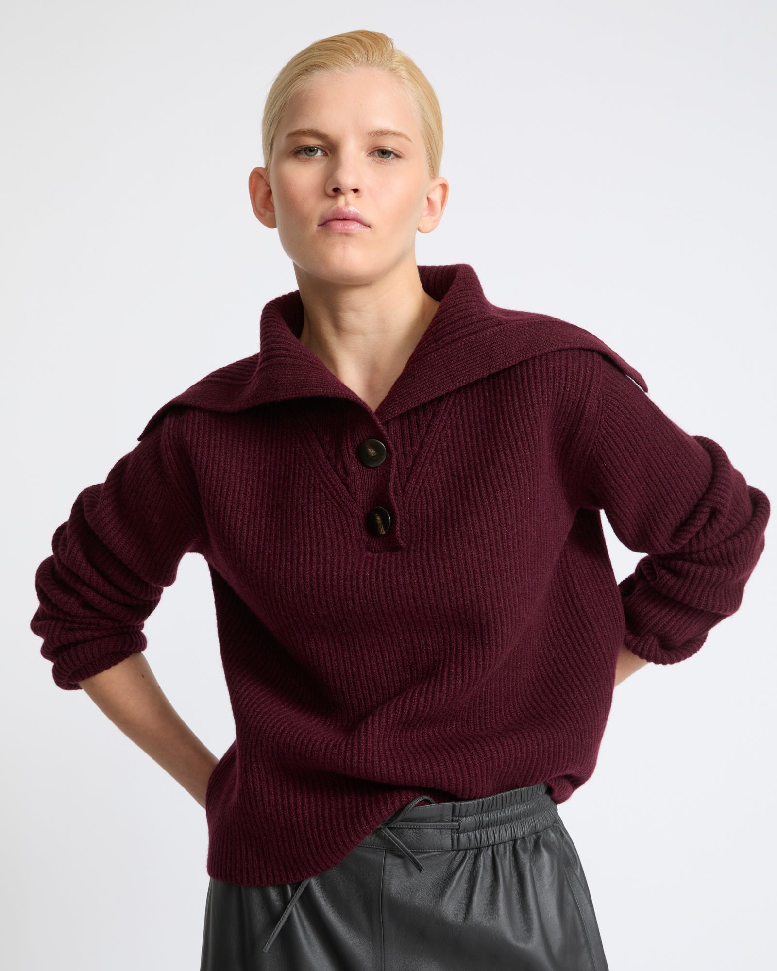 Pull col marin boutonné en maille- Yves Salomon - Nouvelle collection Automne Hiver