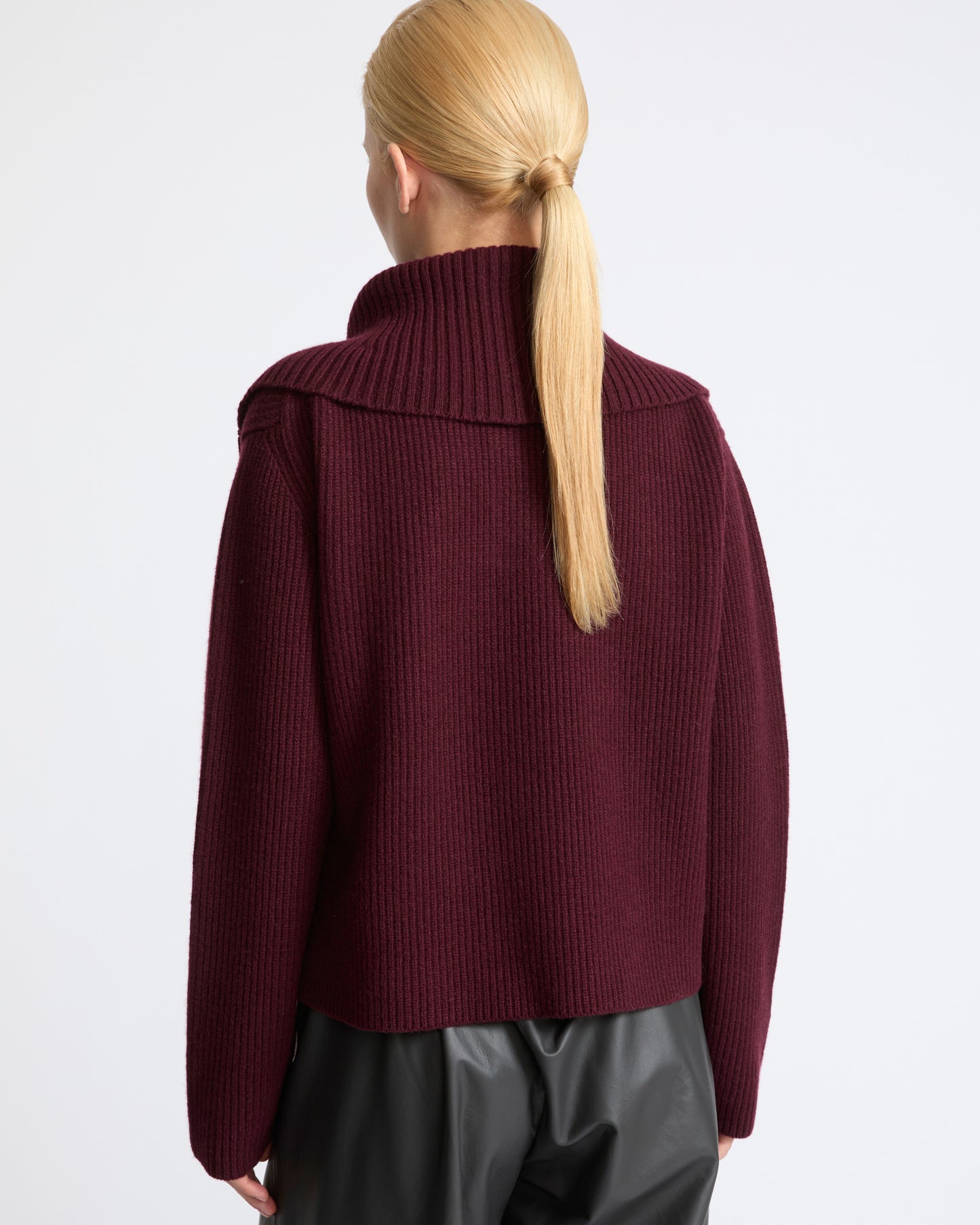 Pull col marin boutonné en maille- Yves Salomon - Nouvelle collection Automne Hiver