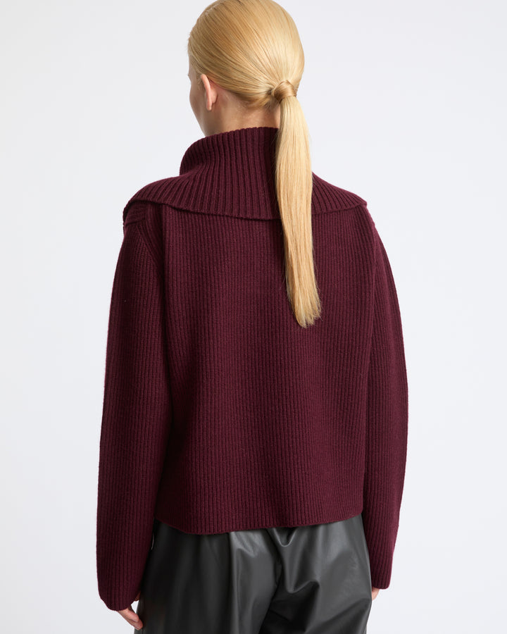Pull col marin boutonné en maille- Yves Salomon - Nouvelle collection Automne Hiver