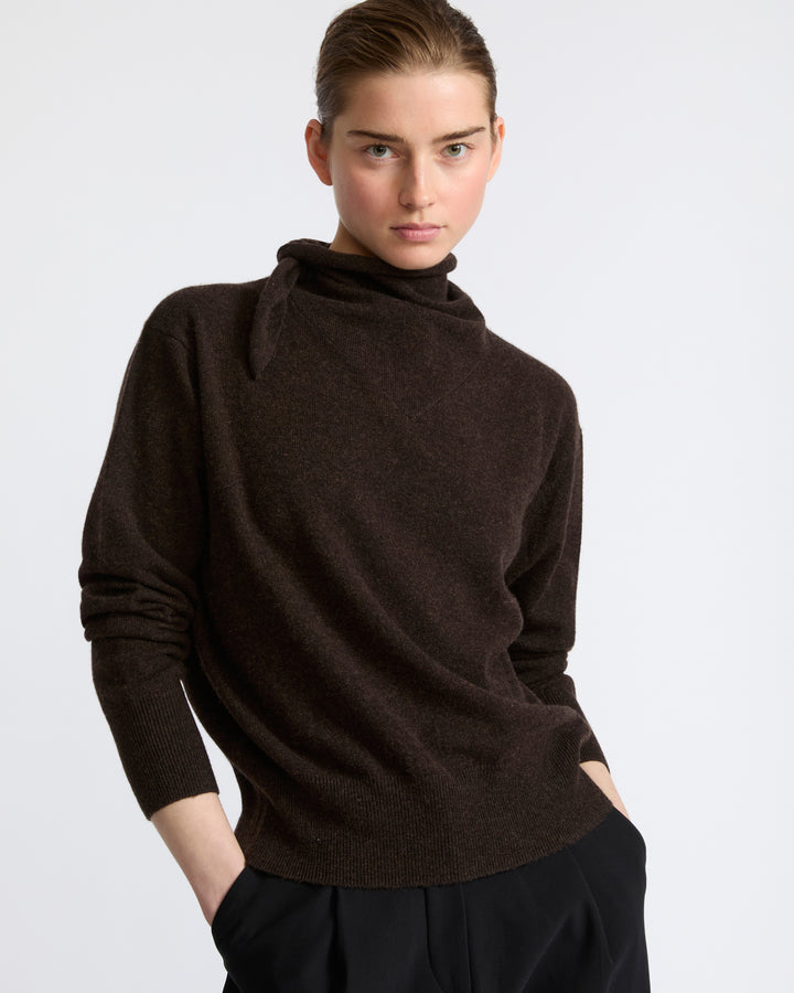 Pull fin col foulard en maille 100% cachemire- Yves Salomon - Nouvelle collection Automne Hiver