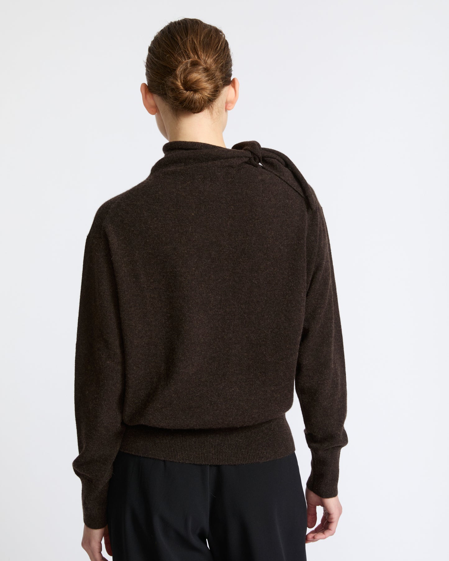 Pull fin col foulard en maille 100% cachemire- Yves Salomon - Nouvelle collection Automne Hiver