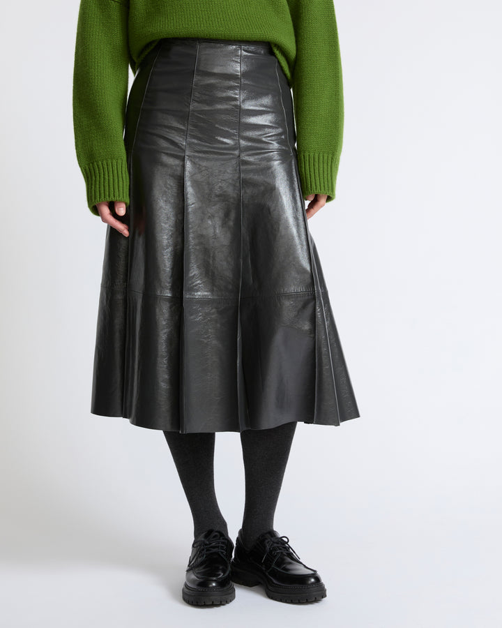 Jupe plissée en cuir d'agneau vernis- Yves Salomon - Nouvelle collection Automne Hiver