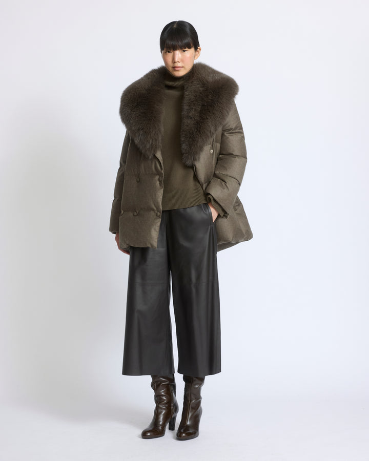 Doudoune longue croisée en tissu Loro Piana avec col amovible en fourrure de renard - Yves Salomon - Nouvelle collection Automne Hiver