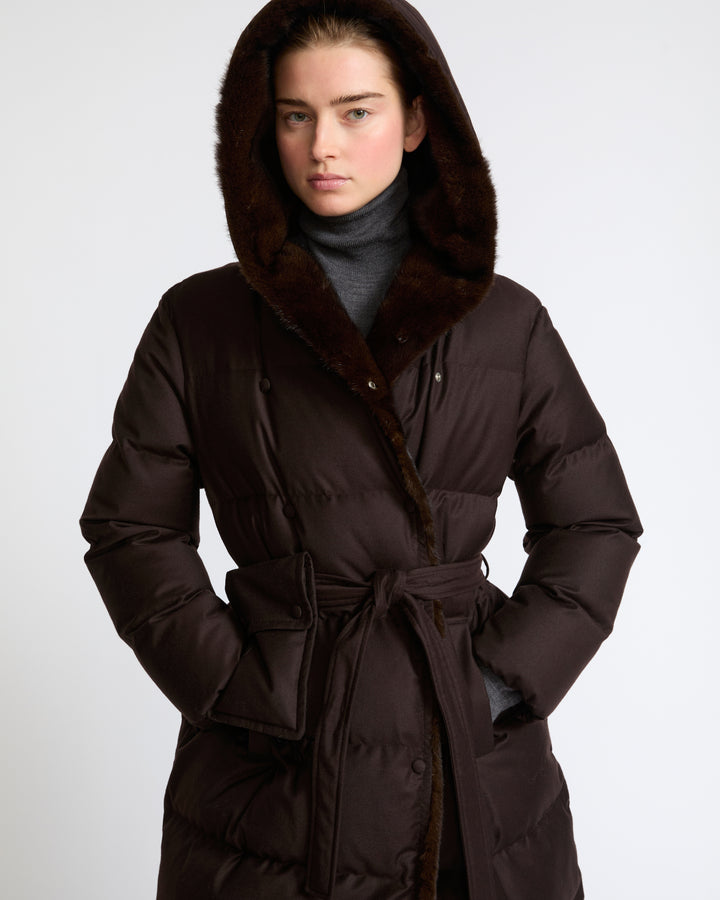 Doudoune longue croisée  en tissu Loro Piana à capuche avec fourrure de vison- Yves Salomon - Nouvelle collection Automne Hiver