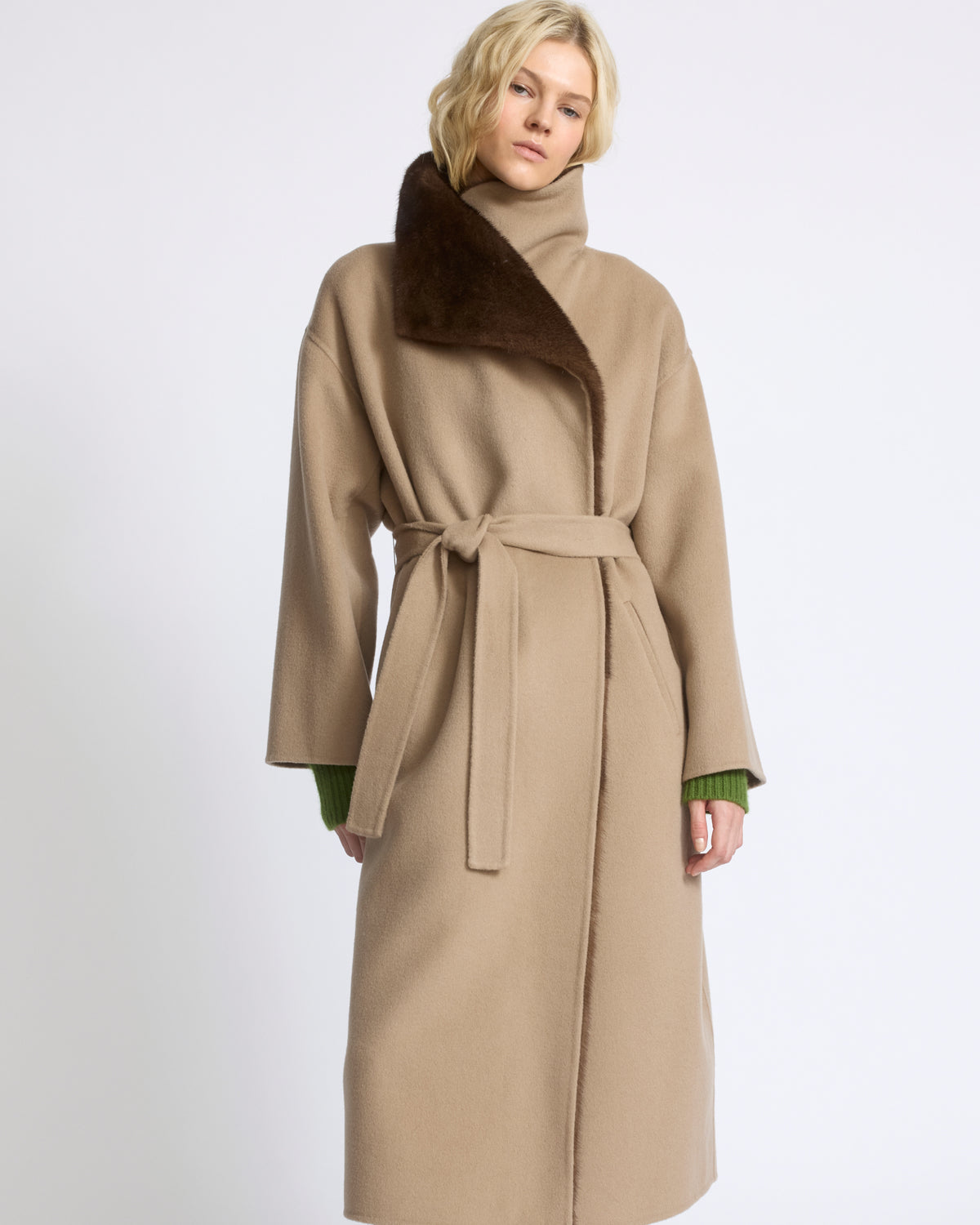 Manteau en lainage double face lainage cachemire et fourrure de vison - Yves Salomon - Nouvelle collection Automne Hiver
