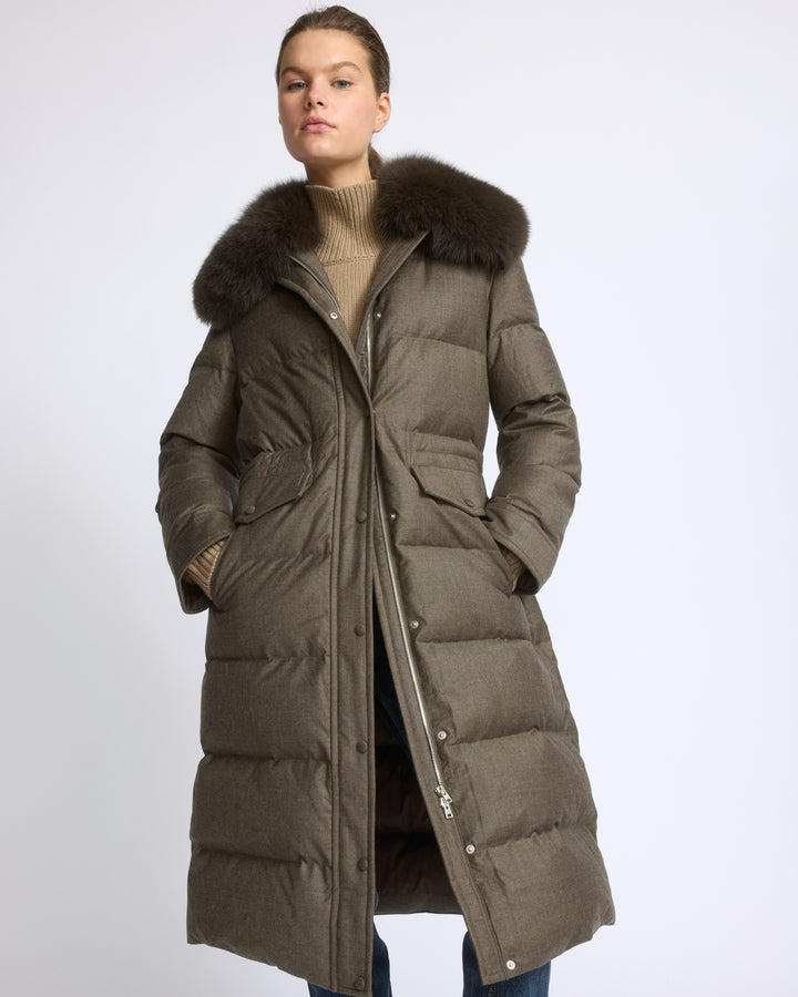 Doudoune longue droite avec col amovible en fourrure de renard - Yves Salomon - Nouvelle collection Automne Hiver