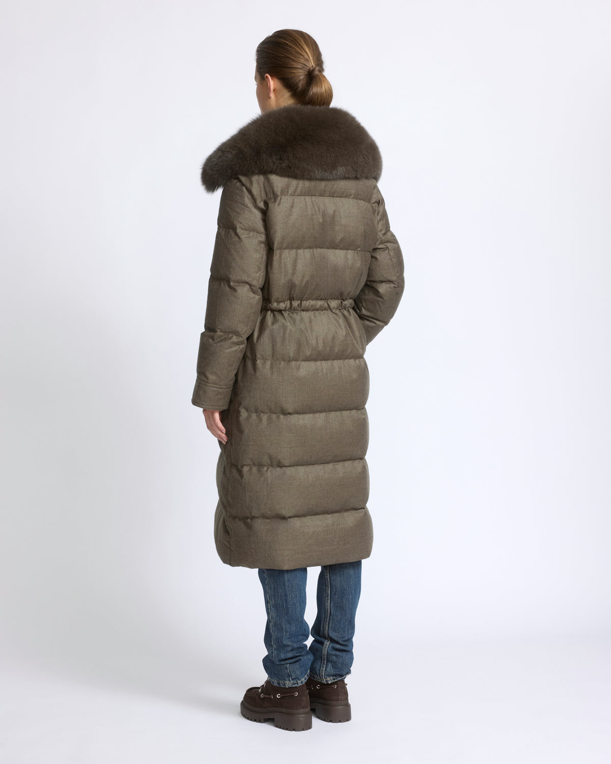 Doudoune longue droite avec col amovible en fourrure de renard - Yves Salomon - Nouvelle collection Automne Hiver