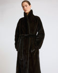 Manteau long ceinturé en fourrure de vison long poil avec col châle