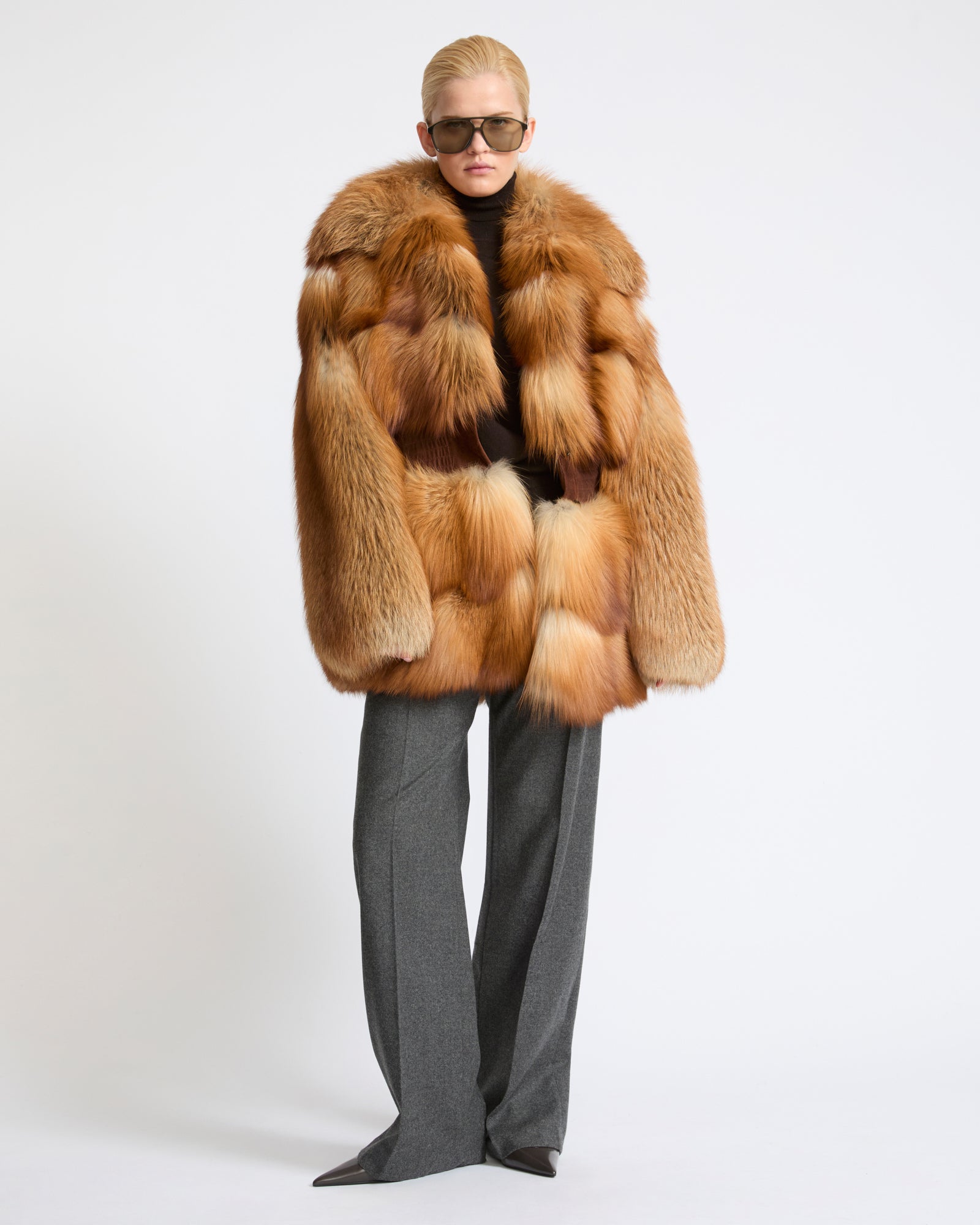 Manteau ceinturé en fourrure de renard- Yves Salomon - Nouvelle collection Automne Hiver