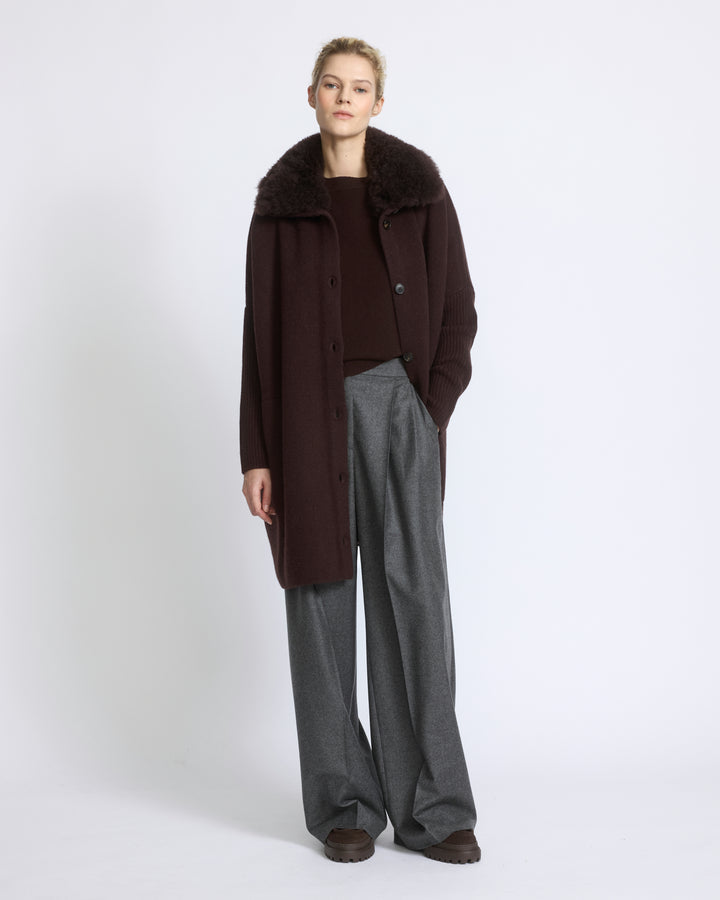 Manteau en maille Mérinos et col en agneau cachemire - Yves Salomon - Nouvelle collection Automne Hiver