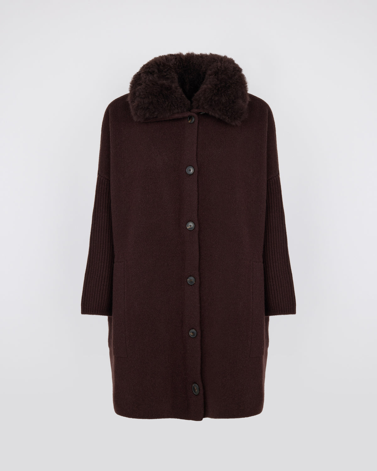 Manteau en maille Mérinos et col en agneau cachemire - Yves Salomon - Nouvelle collection Automne Hiver