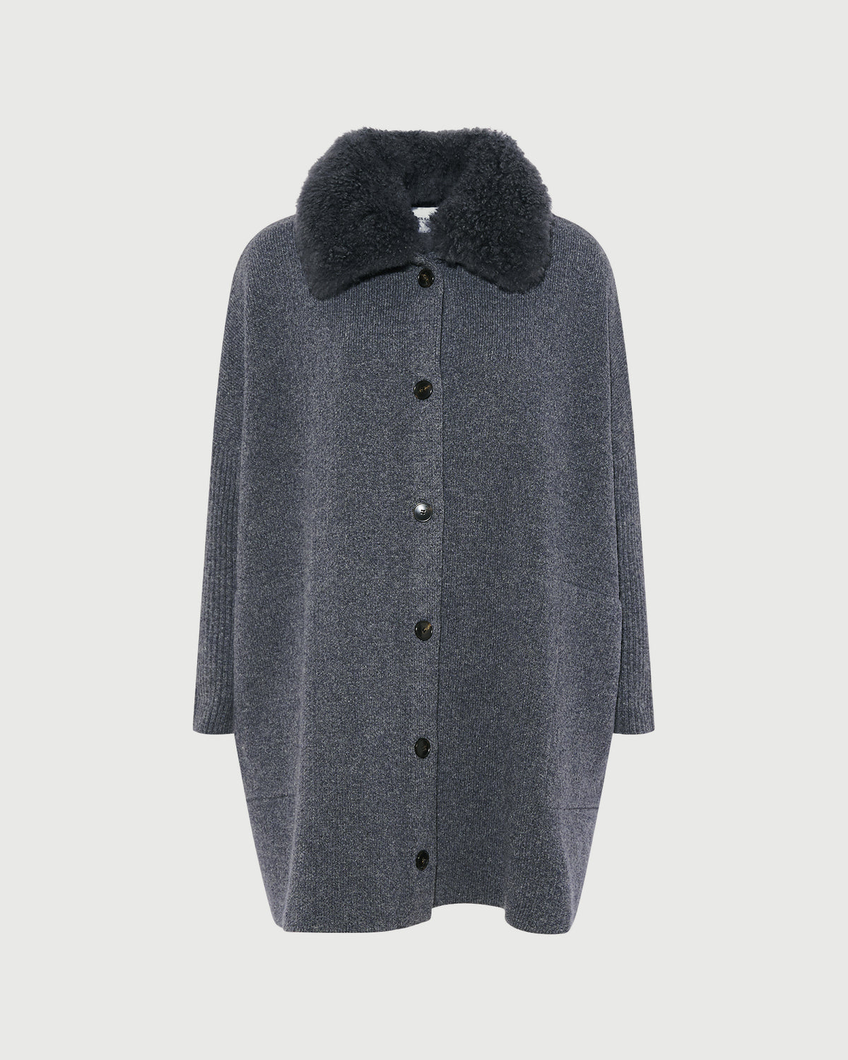Manteau en maille Mérinos et col en agneau cachemire