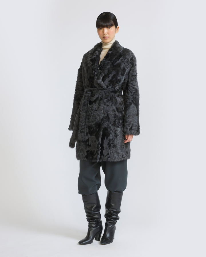 Manteau en agneau frisé