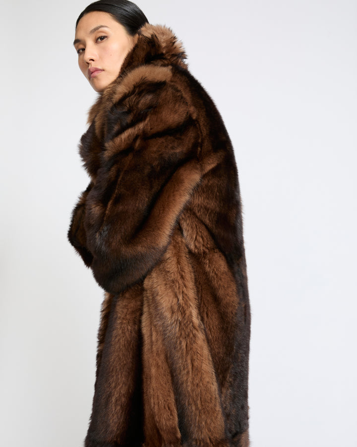 Manteau long en peau lainée d'agneau façon fourrure- Yves Salomon - Nouvelle collection Automne Hiver