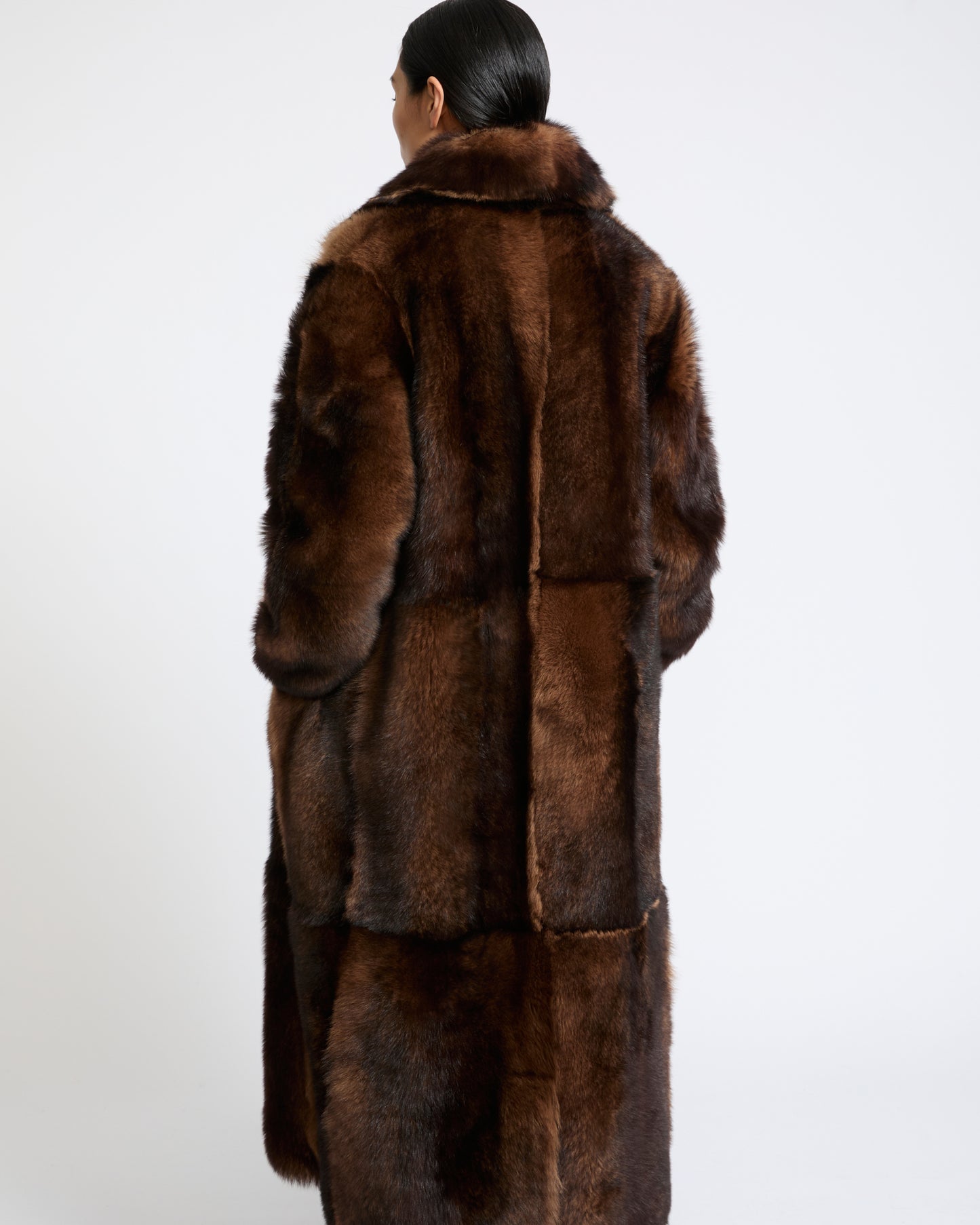 Manteau long en peau lainée d'agneau façon fourrure- Yves Salomon - Nouvelle collection Automne Hiver
