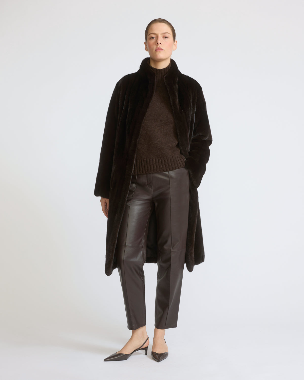 Manteau en fourrure de vison à poils longs avec un col haut - Yves Salomon - Nouvelle collection Automne Hiver