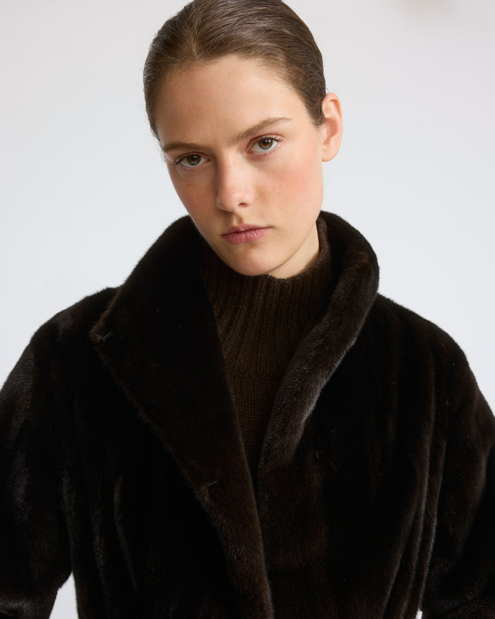 Manteau en fourrure de vison à poils longs avec un col haut - Yves Salomon - Nouvelle collection Automne Hiver