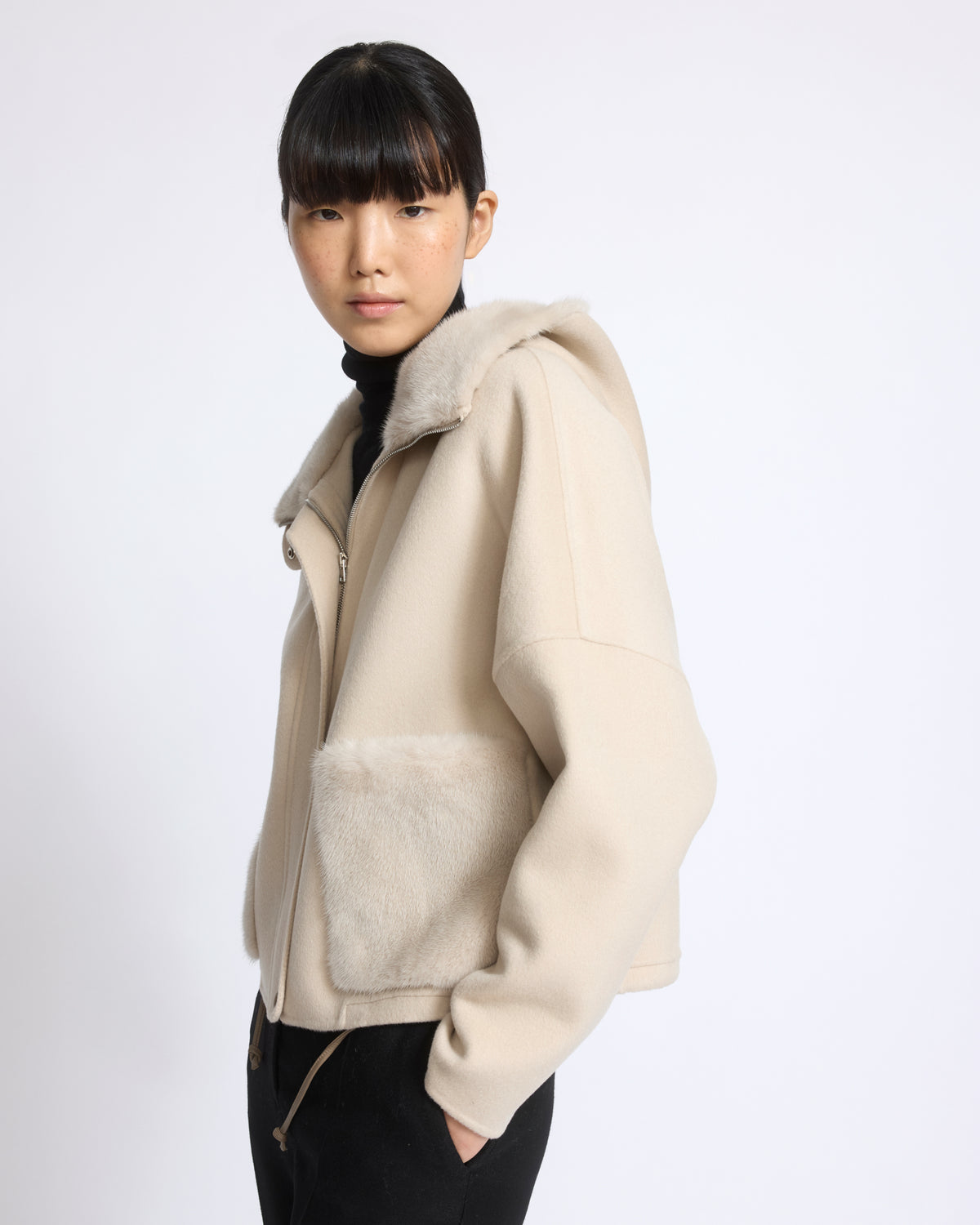Veste à capuche en lainage cachemire double face et fourrure de vison - Yves Salomon - Nouvelle collection Automne Hiver