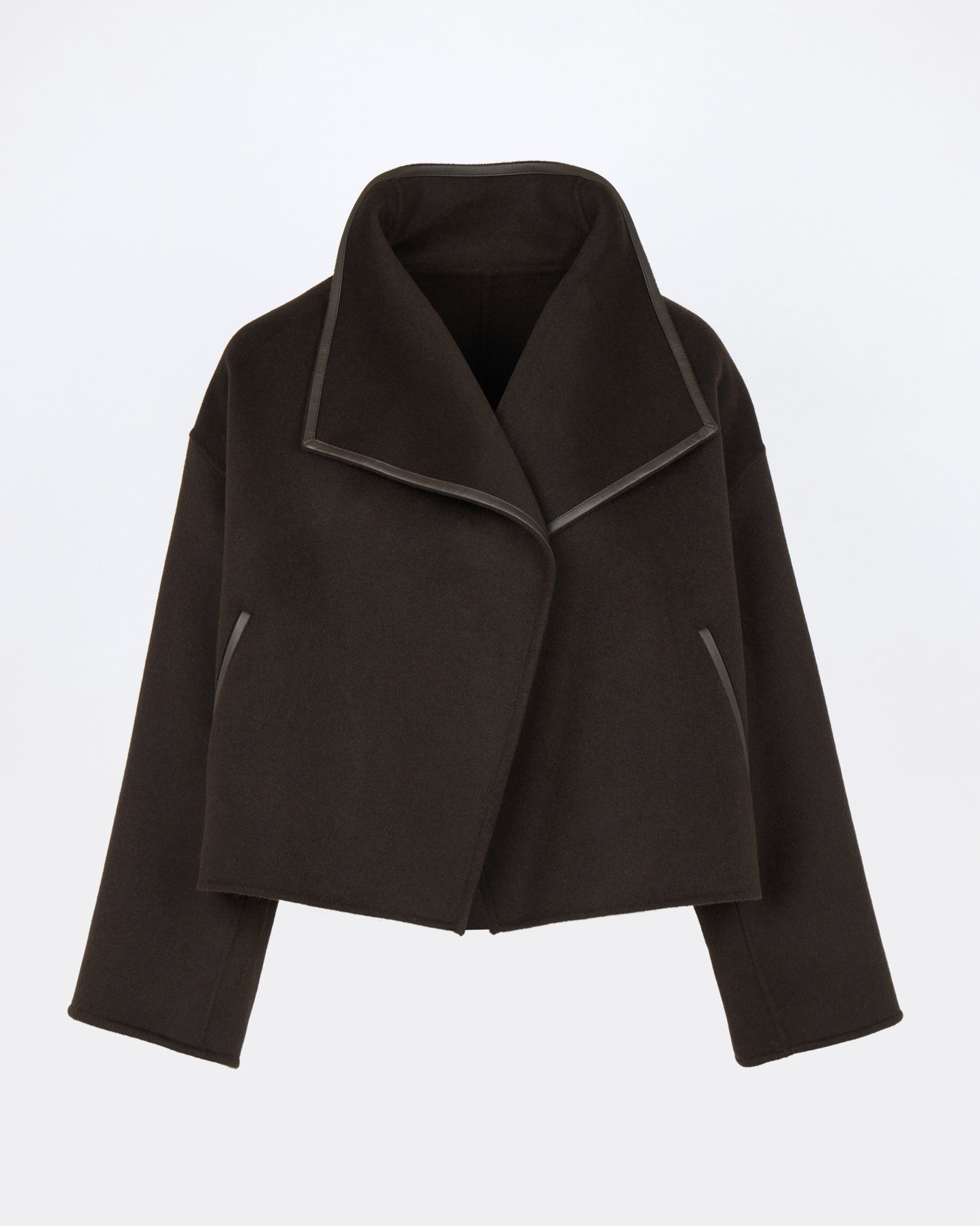 Veste courte en lainage cachemire double face et peau lainée d'agneau - Yves Salomon - Nouvelle collection Automne Hiver