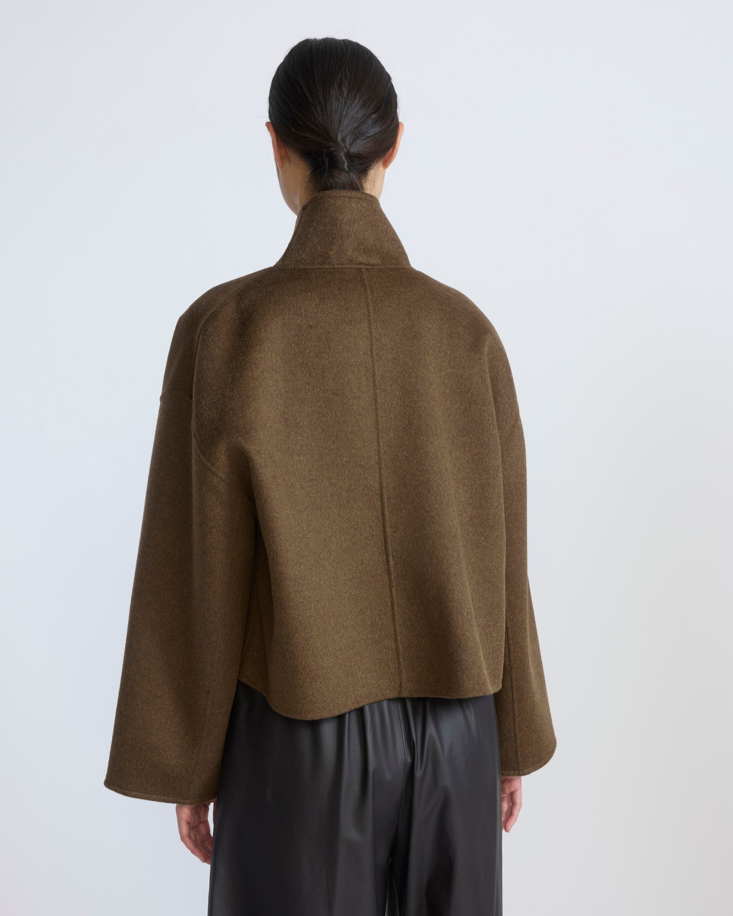 Short double-sided cashmere wool jacket with lambskin shearling