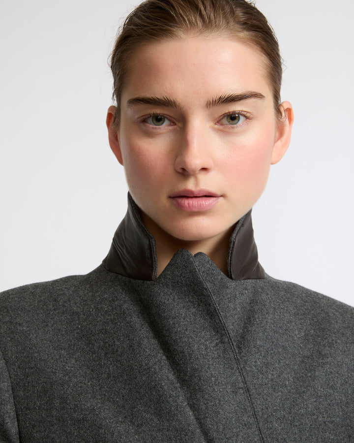 Veste tailleur en lainage cachemire Loro Piana- Yves Salomon - Nouvelle collection Automne Hiver