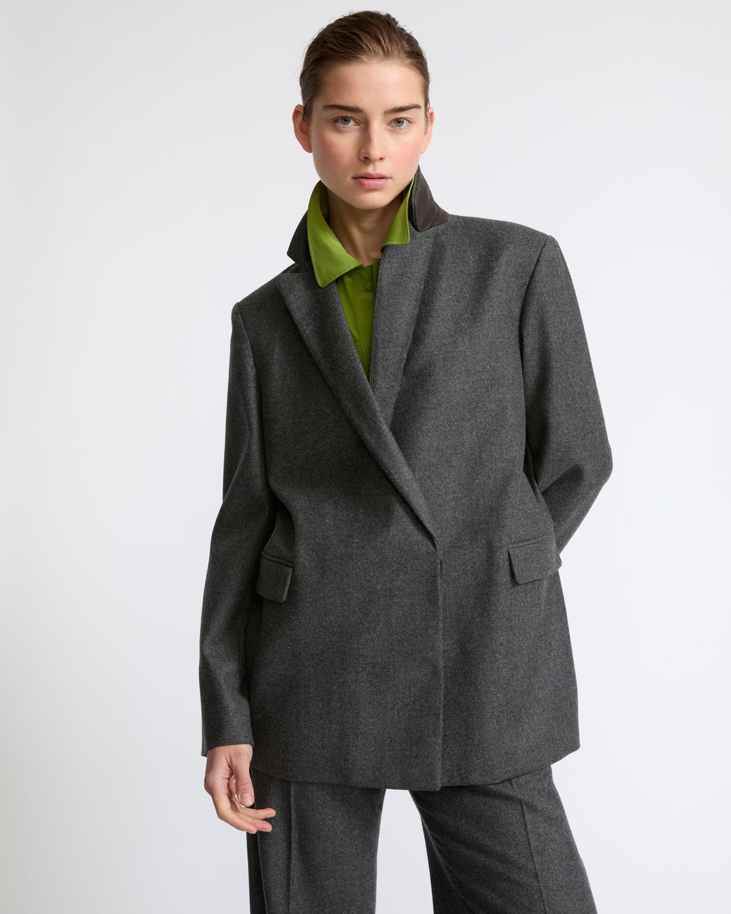 Veste tailleur en lainage cachemire Loro Piana- Yves Salomon - Nouvelle collection Automne Hiver