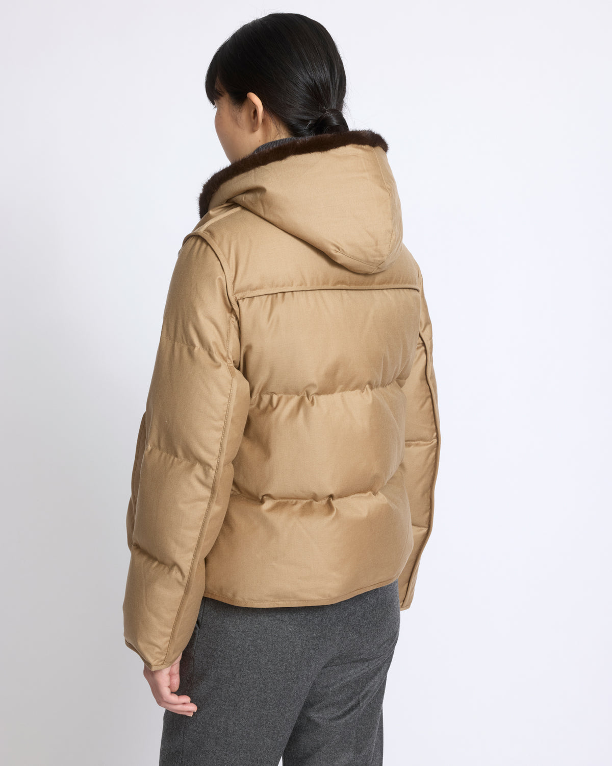 Doudoune courte en flanelle Loro Piana avec plastron amovible en fourrure de vison - Yves Salomon - Nouvelle collection Automne Hiver