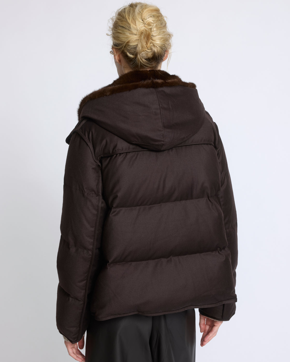 Doudoune courte en flanelle Loro Piana avec plastron amovible en fourrure de vison - Yves Salomon - Nouvelle collection Automne Hiver