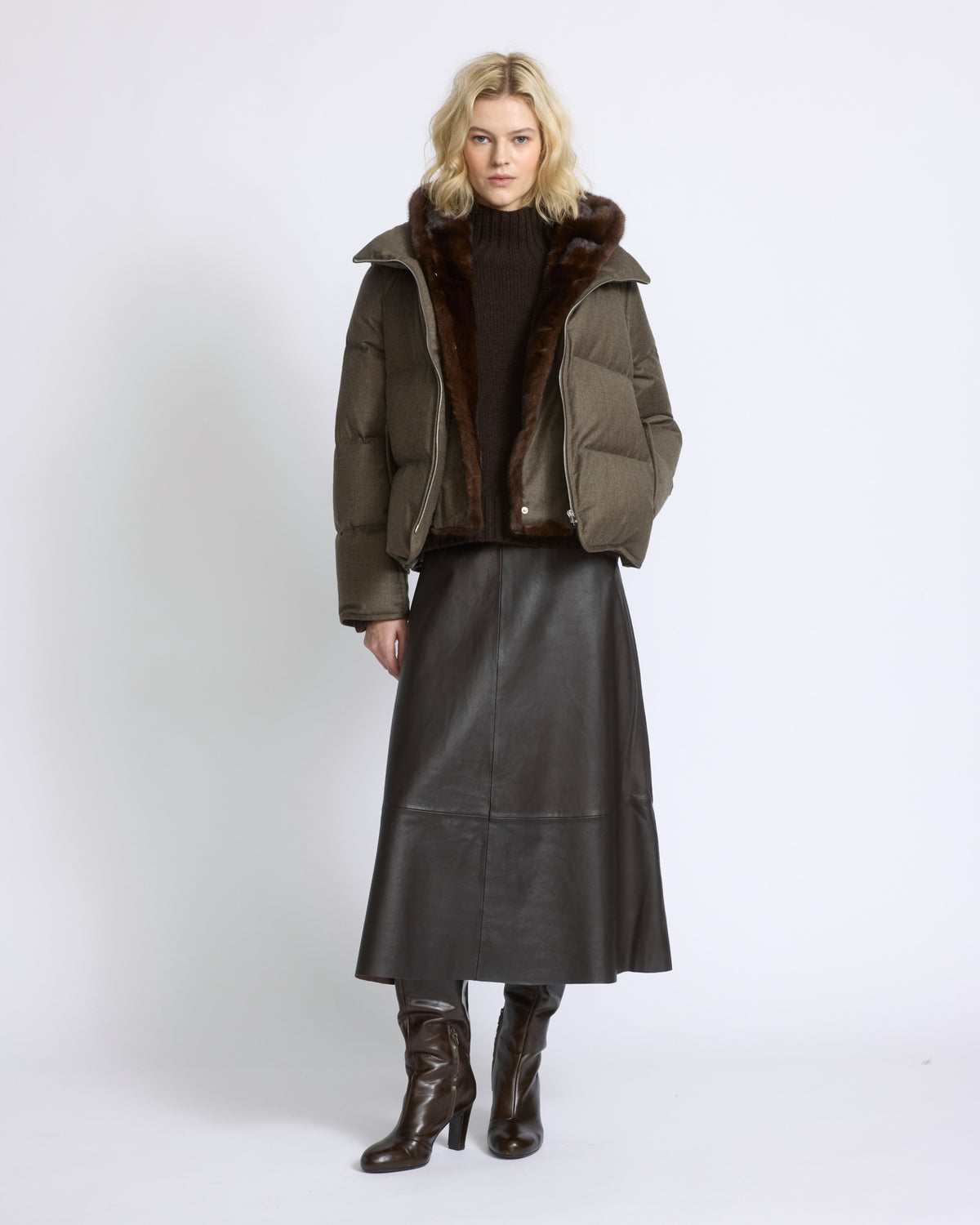 Doudoune courte en flanelle Loro Piana avec plastron amovible en fourrure de vison - Yves Salomon - Nouvelle collection Automne Hiver