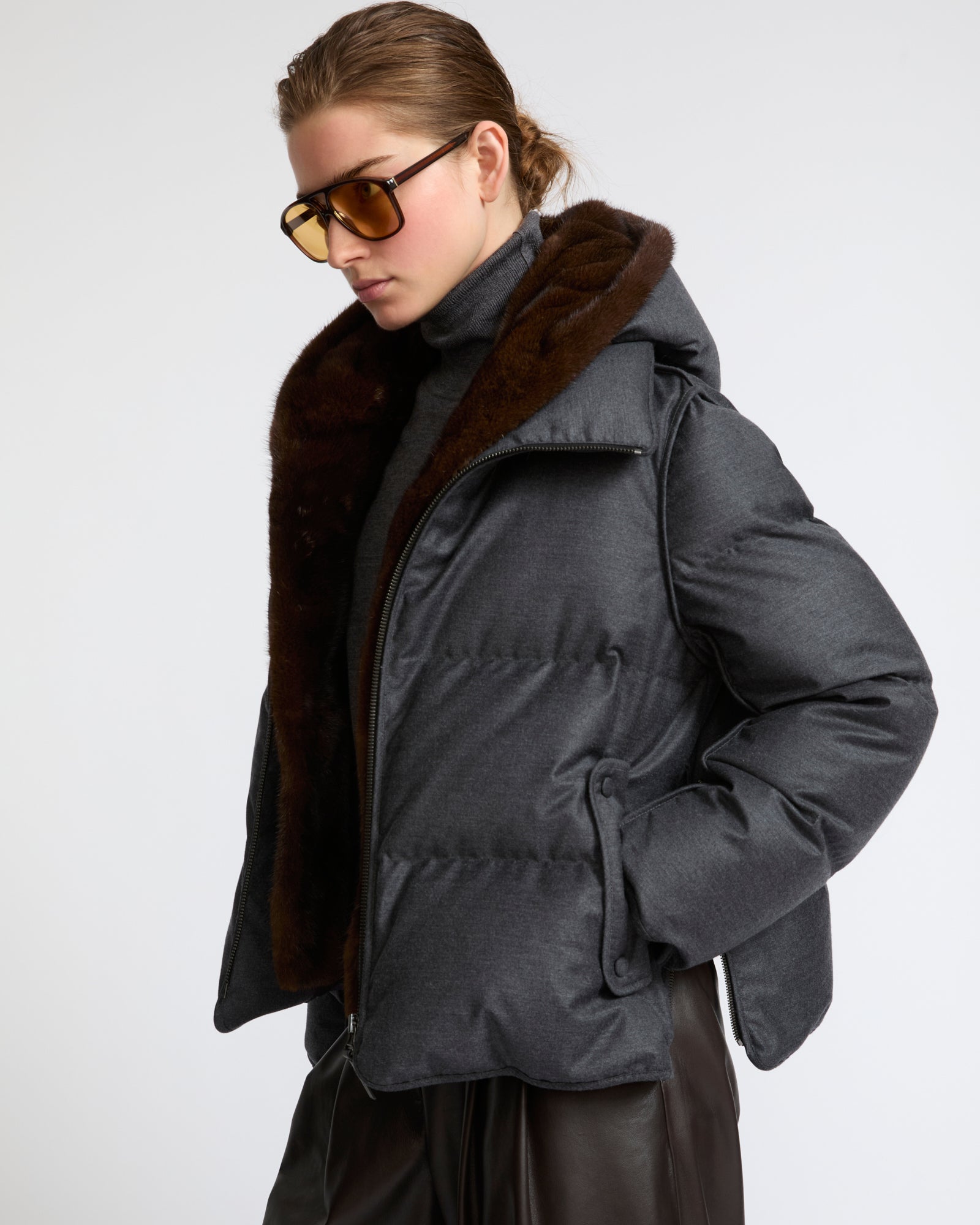Doudoune courte en flanelle Loro Piana avec plastron amovible en fourrure de vison- Yves Salomon - Nouvelle collection Automne Hiver