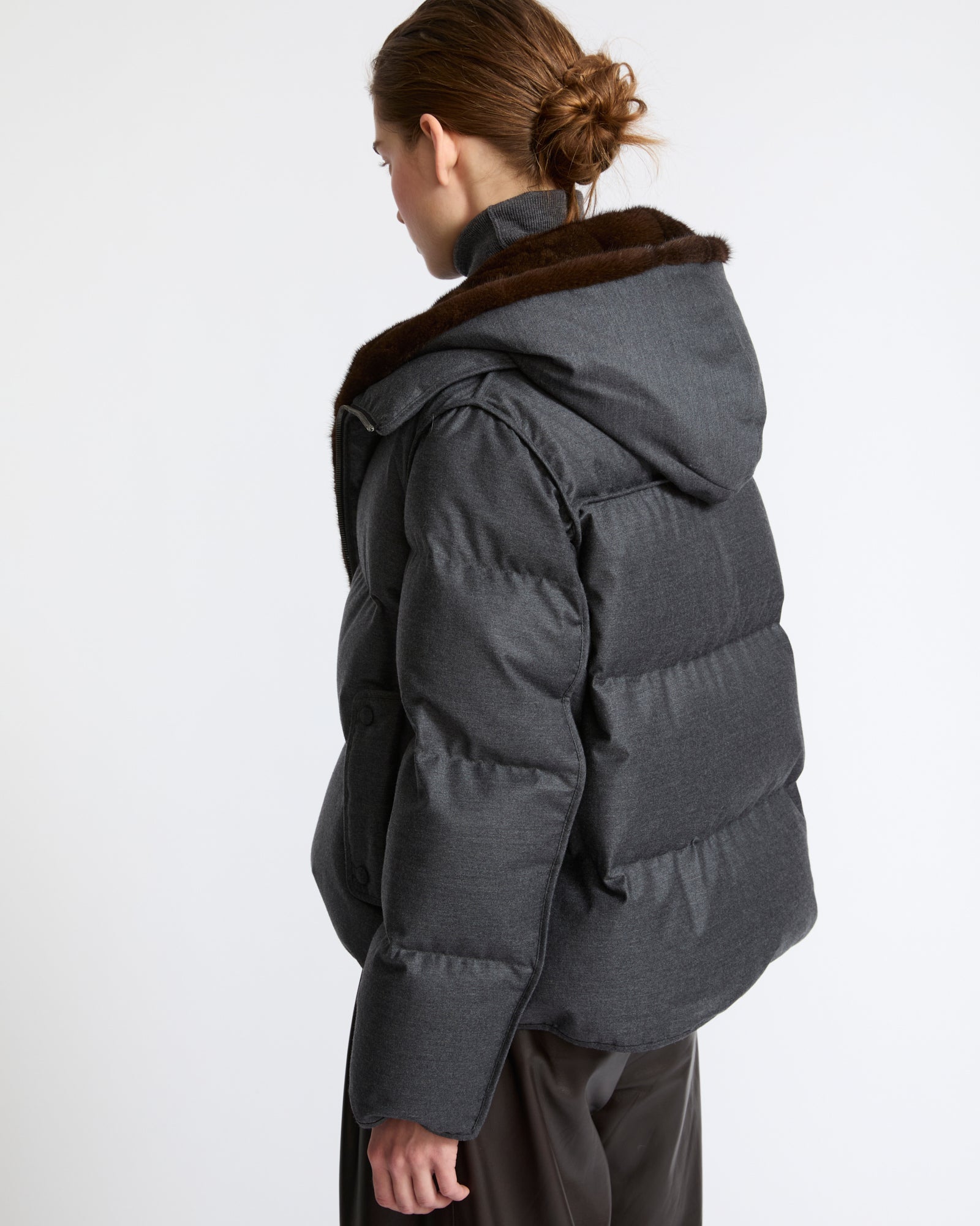 Doudoune courte en flanelle Loro Piana avec plastron amovible en fourrure de vison- Yves Salomon - Nouvelle collection Automne Hiver
