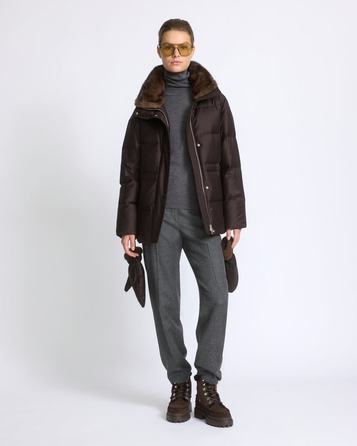 Doudoune en flanelle Loro Piana cintrée avec col et mouffles en fourrure de vison - Yves Salomon - Nouvelle collection Automne Hiver
