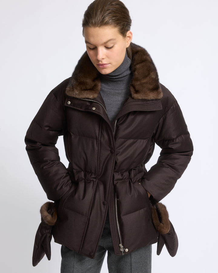 Doudoune en flanelle Loro Piana cintrée avec col et mouffles en fourrure de vison - Yves Salomon - Nouvelle collection Automne Hiver