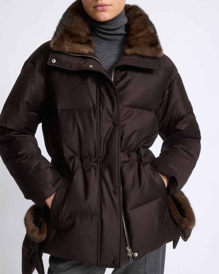Doudoune en flanelle Loro Piana cintrée avec col et mouffles en fourrure de vison - Yves Salomon - Nouvelle collection Automne Hiver