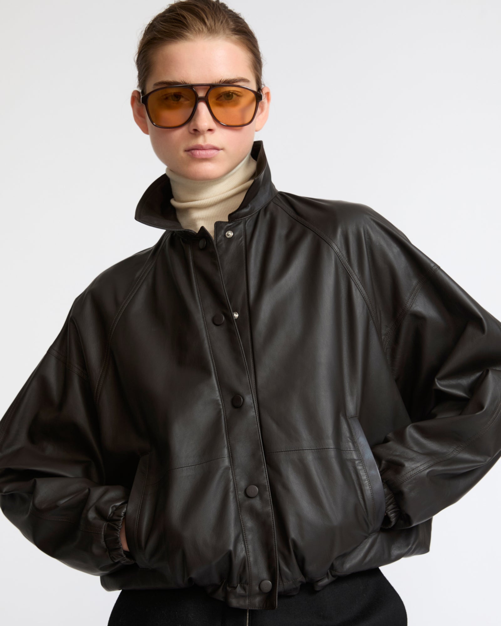 Veste courte en cuir d'agneau fin- Yves Salomon - Nouvelle collection Automne Hiver
