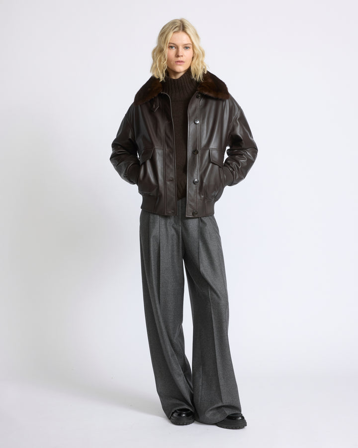 Veste courte en cuir d'agneau et col en fourrure de vison amovible - Yves Salomon - Nouvelle collection Automne Hiver