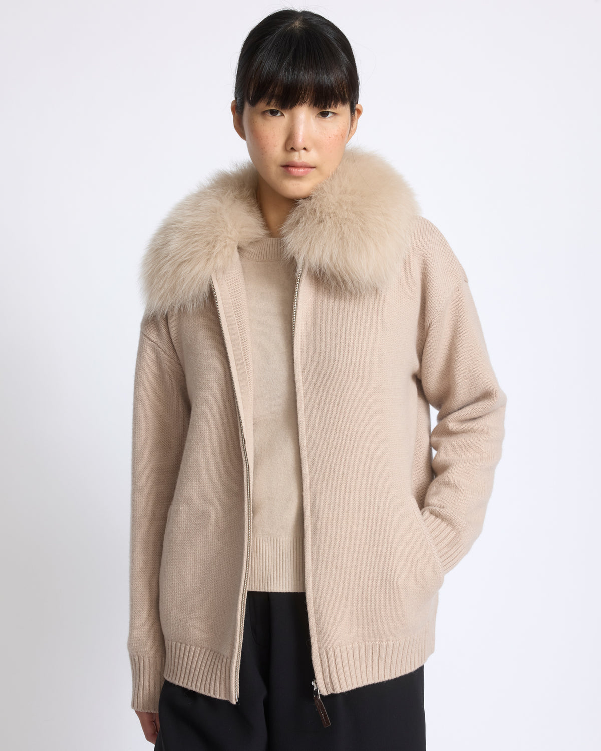 Veste en maille Mérinos et fourrure de renard - Yves Salomon - Nouvelle collection Automne Hiver