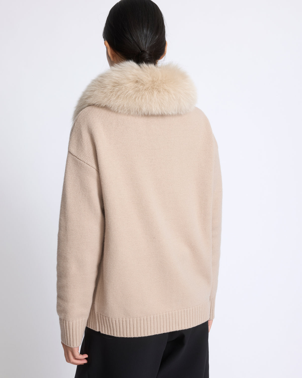 Veste en maille Mérinos et fourrure de renard - Yves Salomon - Nouvelle collection Automne Hiver