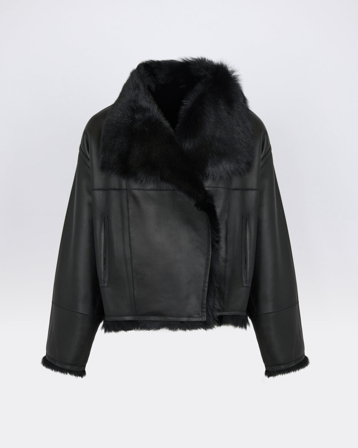 Veste courte réversible en peau lainée d'agneau Toscane - Yves Salomon - Nouvelle collection Automne Hiver