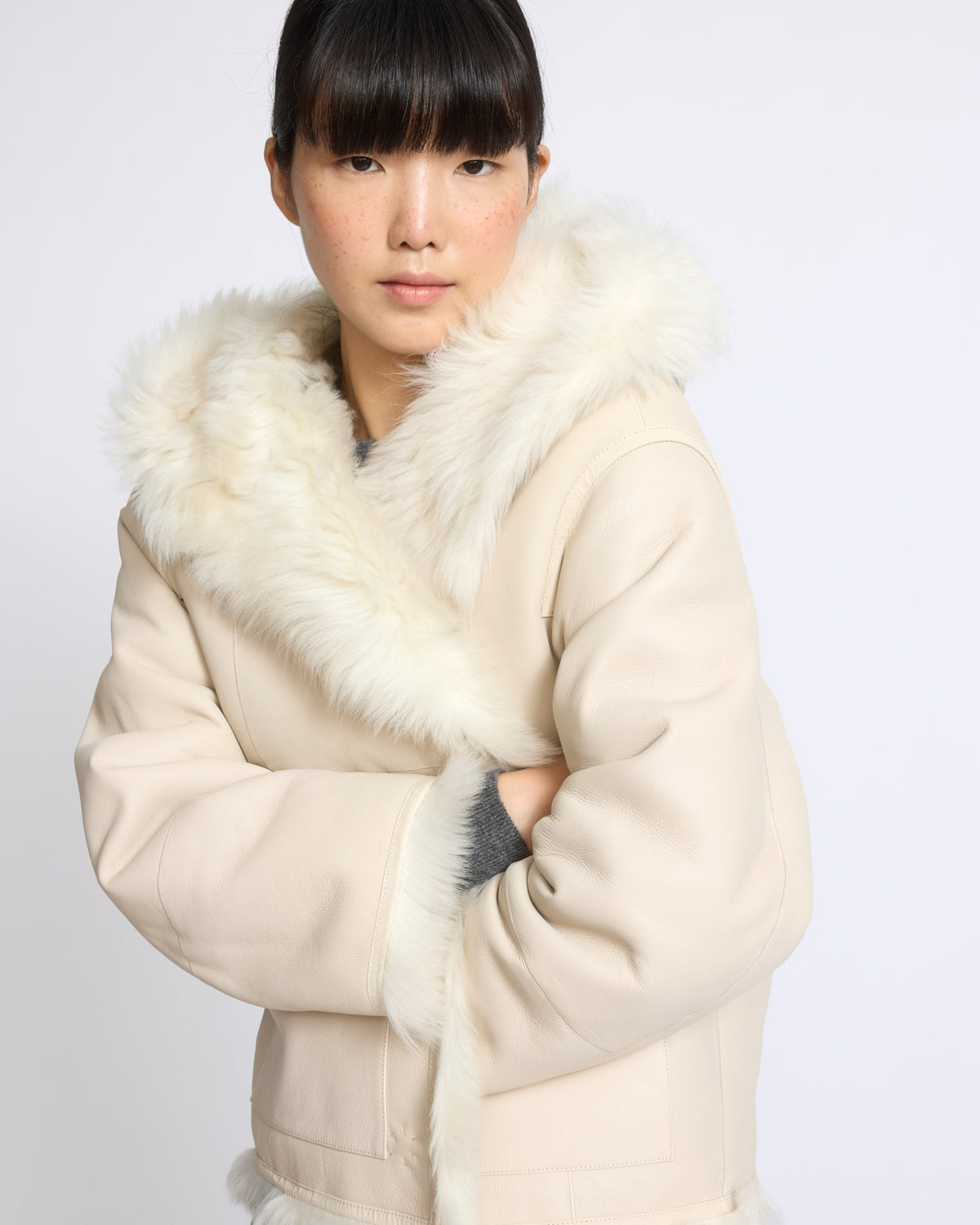 Veste à capuche réversible en peau lainée d'agneau Toscane - Yves Salomon - Nouvelle collection Automne Hiver