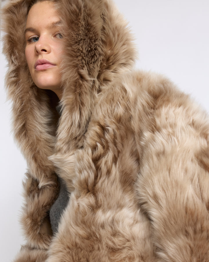 Veste à capuche réversible en peau lainée d'agneau Toscane - Yves Salomon - Nouvelle collection Automne Hiver