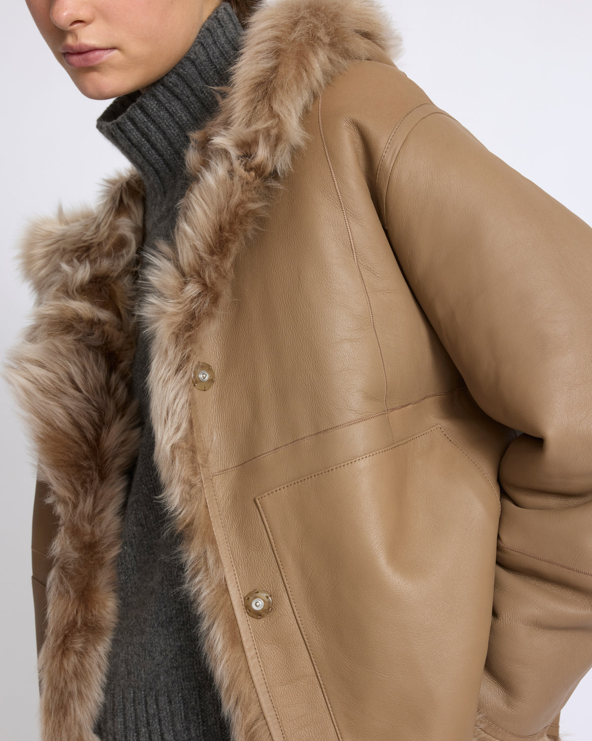 Veste à capuche réversible en peau lainée d'agneau Toscane - Yves Salomon - Nouvelle collection Automne Hiver