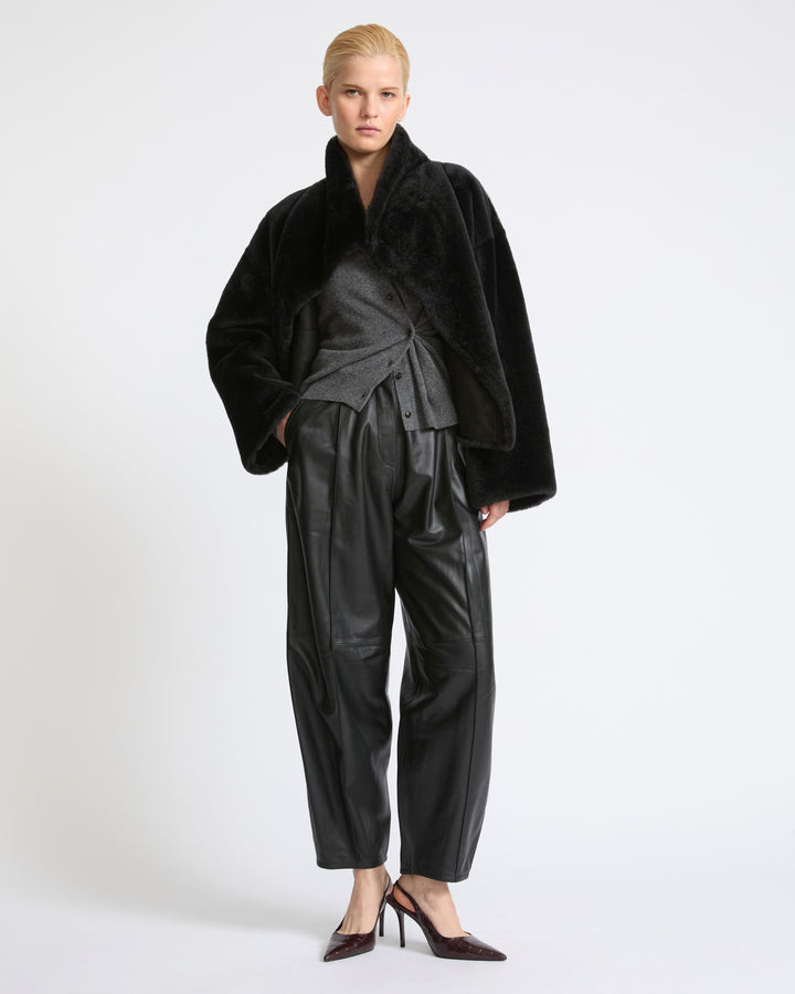Veste courte réversible en peau lainée d'agneau Lacon- Yves Salomon - Nouvelle collection Automne Hiver
