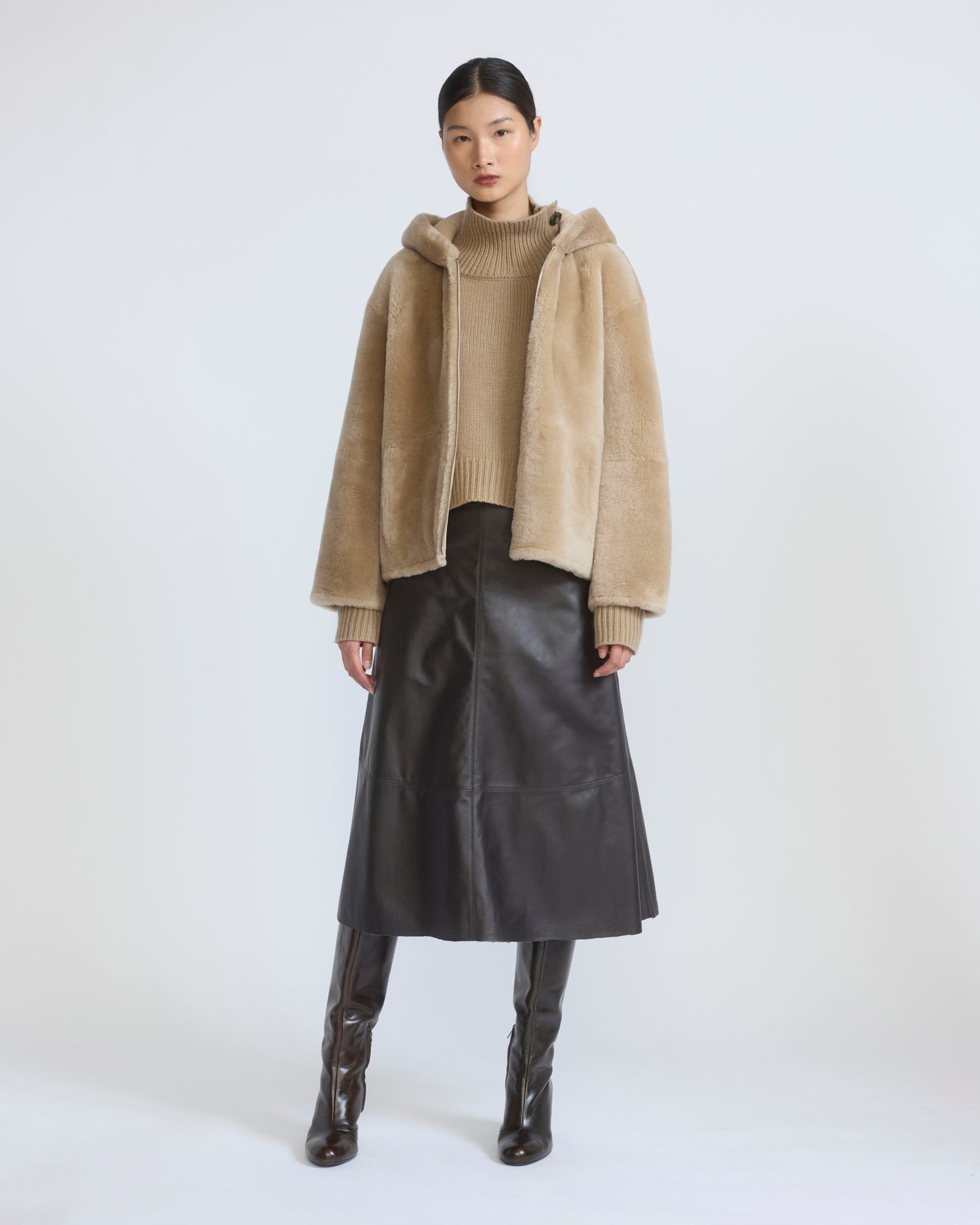 Veste à capuche en peau lainée d'agneau Mérinos